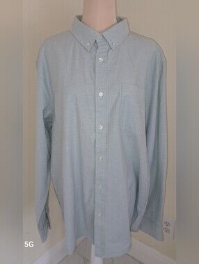 Men's Light Blue Casual Button-Down Shirt with Chest Pocket